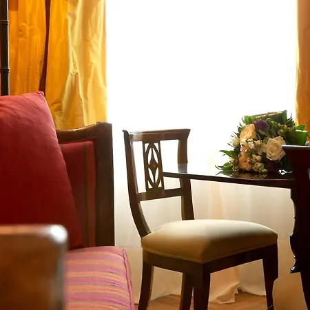 Antica Torre Tornabuoni Nocleg ze śniadaniem Florencja