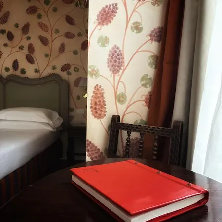 Frühstückspension Antica Torre Tornabuoni 4*