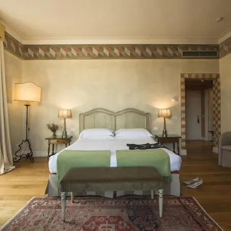 ベッド・アンド・ブレックファスト Antica Torre Tornabuoni 4*