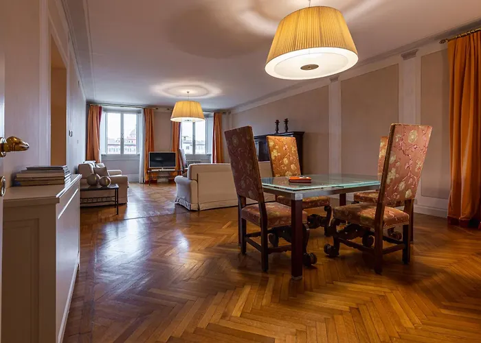 Antica Torre Tornabuoni Bed & Breakfast 4*