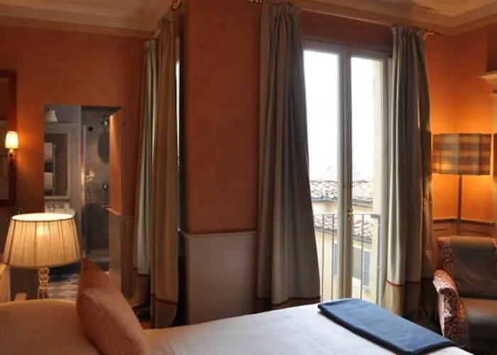 Bed & Breakfast Antica Torre Tornabuoni 4*