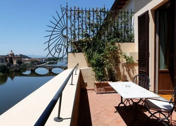 Bed & Breakfast Antica Torre Tornabuoni 4*