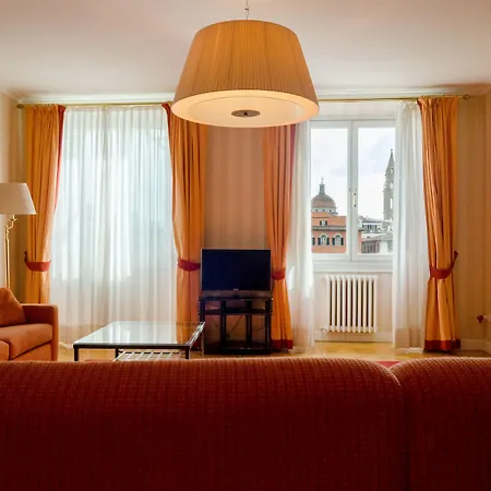 Alojamento de Acomodação e Pequeno-almoço Antica Torre Tornabuoni